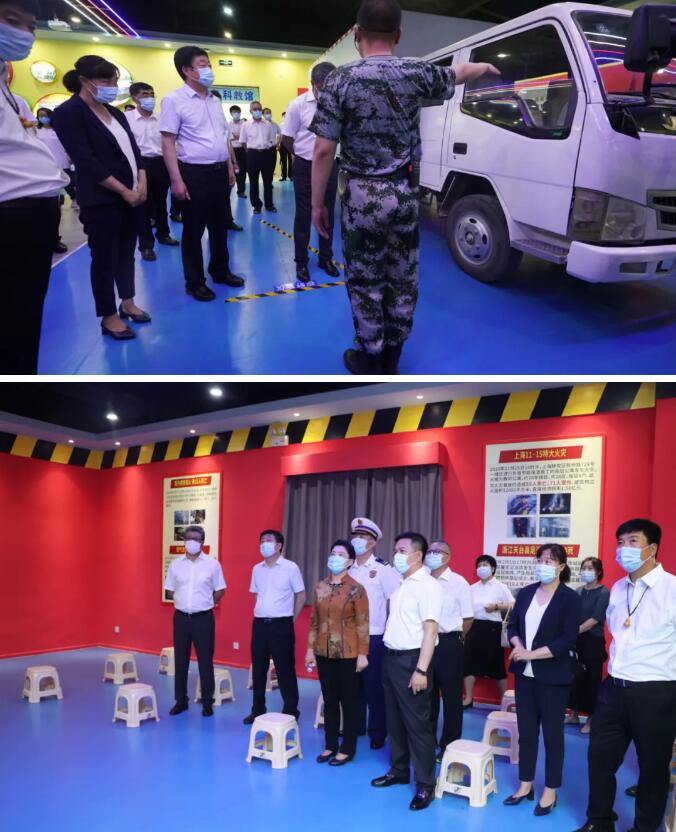 揭牌儀式后，活動人員參觀應(yīng)急管理科教體驗(yàn)基地